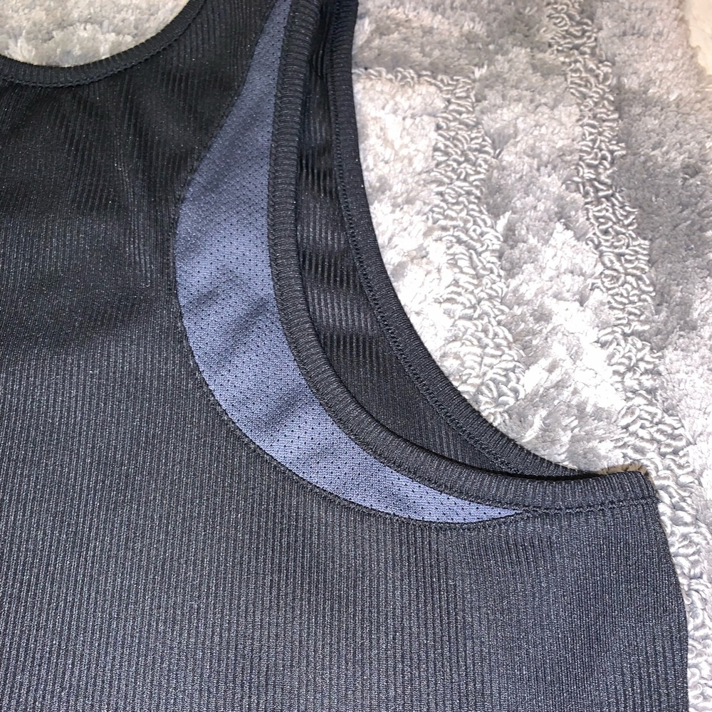 Under Armour Women’s Athletic Tanks - Black and Purple 2 pk Large - Picture 11 of 12